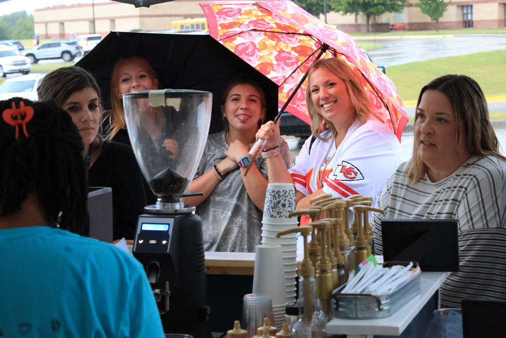 The USD 379 Excellence Foundation treated CCCMS and CCCHS staff yesterday by bringing in the Chilly Hillbilly and 4th and Torch Coffee to provide free drinks. 