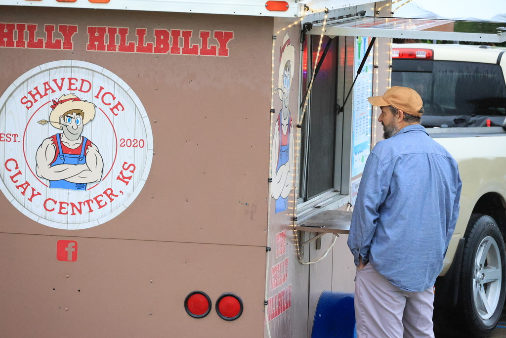The USD 379 Excellence Foundation treated CCCMS and CCCHS staff yesterday by bringing in the Chilly Hillbilly and 4th and Torch Coffee to provide free drinks. 