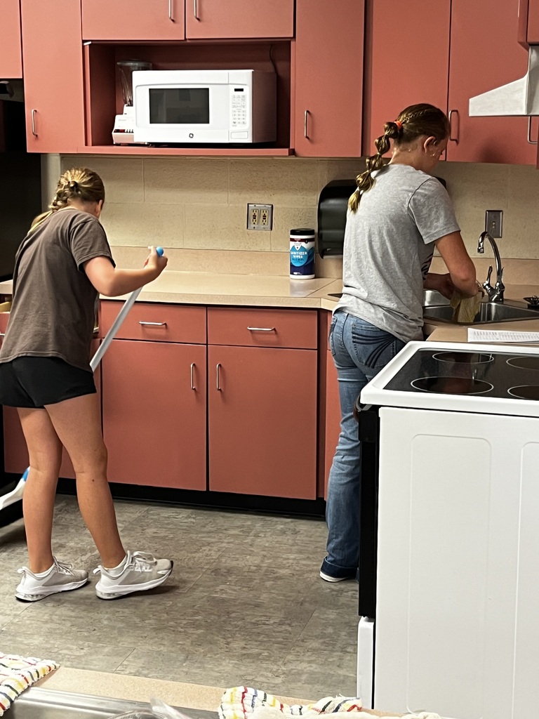 Mini pizzas are a favorite during Mrs. McDonald's Kitchen Safety and Sanitation Unit. They made the pizzas and cleaned up afterward.