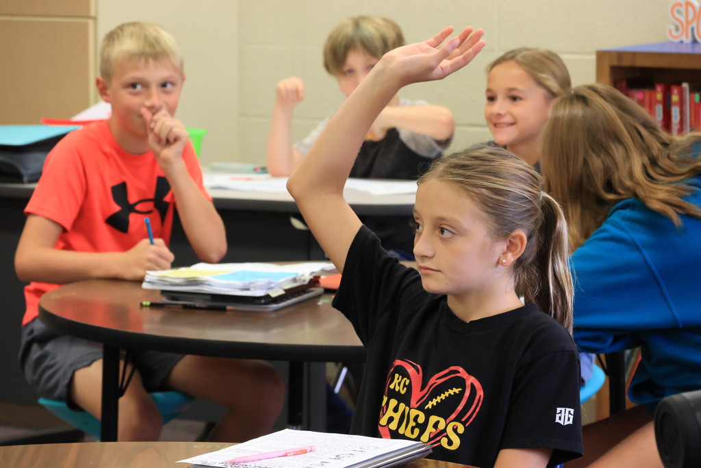 Mrs. Chestnut taught her 5th graders about paragraph structure in a unique way, using the "Yummy" method. 