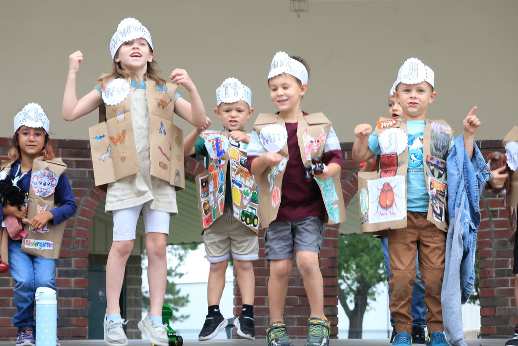 Nothing beats a kindergarten ABC Bootcamp Parade and Show! The K's have been learning their ABCs to begin the year, and today they got to show it off in front of a fantastic crowd of family and friends!
