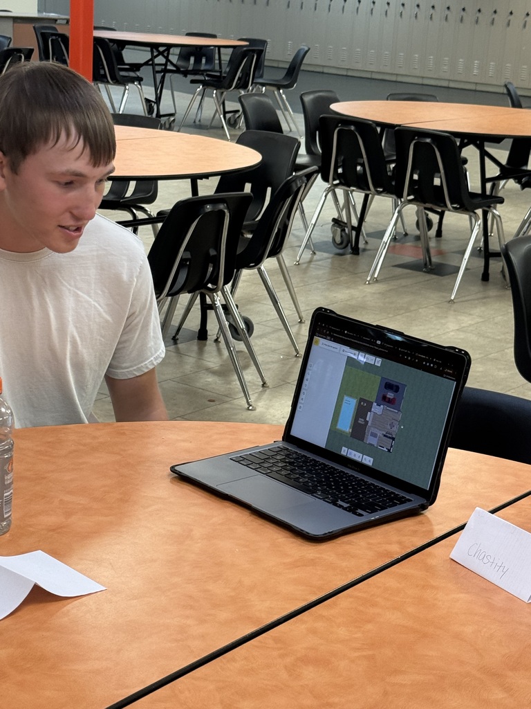 Mrs. Hughes' Spanish students have been working on house vocabulary and making comparisons. Last week, a group of native speakers from the community were invited in to describe a house they wanted built. Students "architects" then created and presented a design and argued why it was better than their classmates' designs.