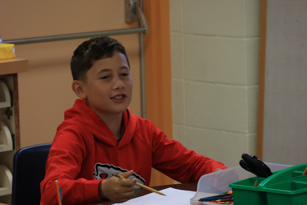 Mrs. Hauck's 5th graders work on their soil conversation posters.