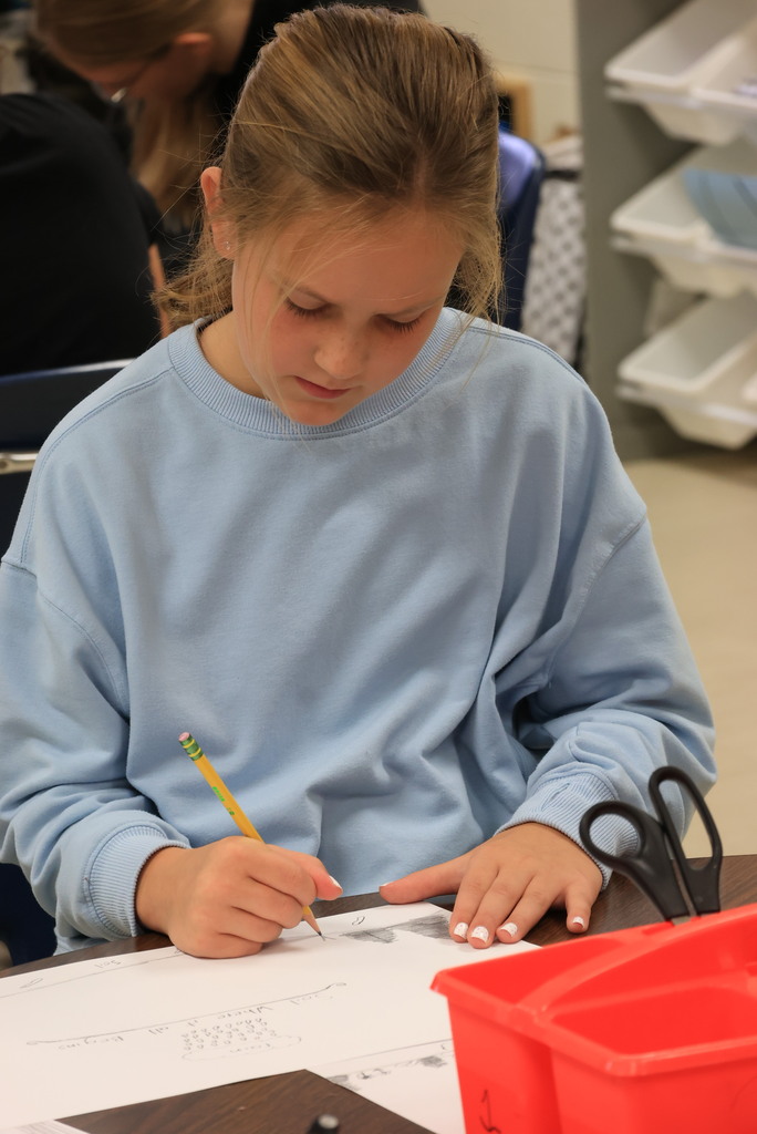 Mrs. Hauck's 5th graders work on their soil conversation posters.