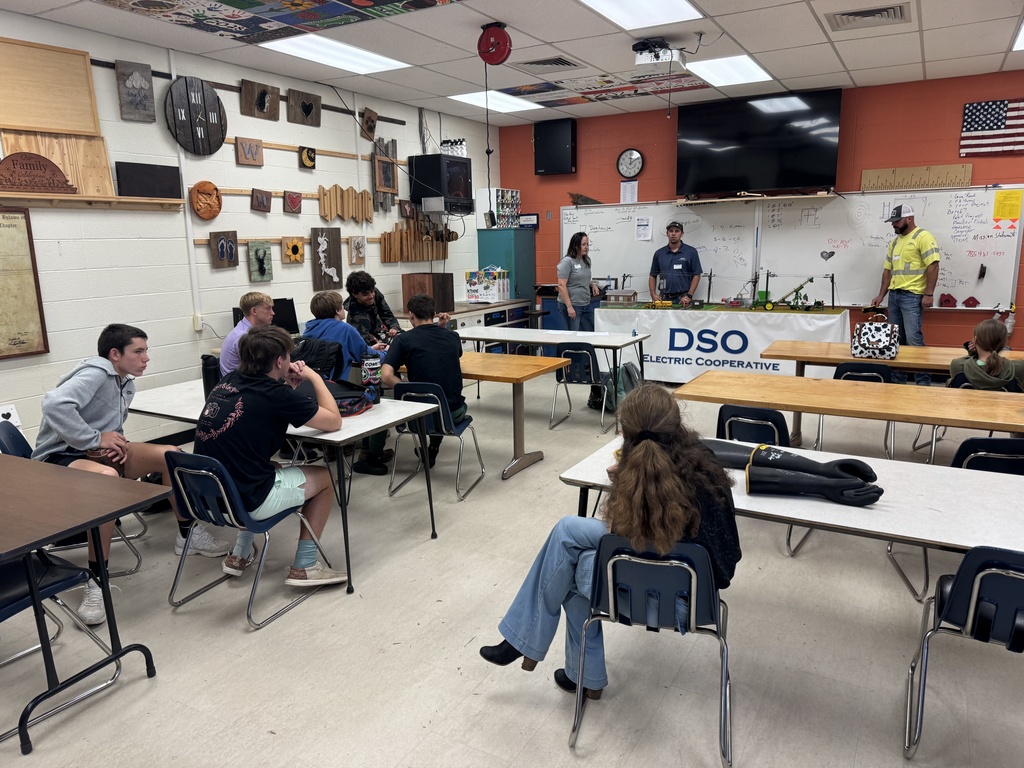 This week, Mr. Couch’s industrial arts classes welcomed DSO Electric Cooperative’s “Get Charged! Electricity and You” initiative. The program helps middle school students learn about electricity and the important role electric cooperatives played in bringing power to rural America. 
