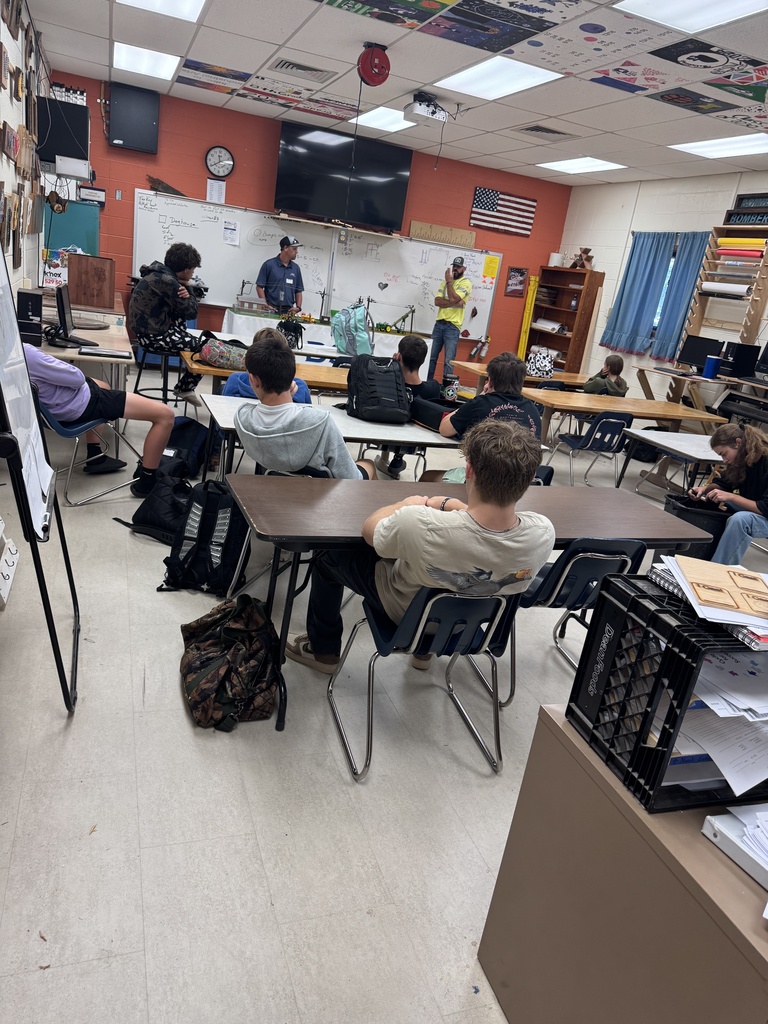 This week, Mr. Couch’s industrial arts classes welcomed DSO Electric Cooperative’s “Get Charged! Electricity and You” initiative. The program helps middle school students learn about electricity and the important role electric cooperatives played in bringing power to rural America. 
