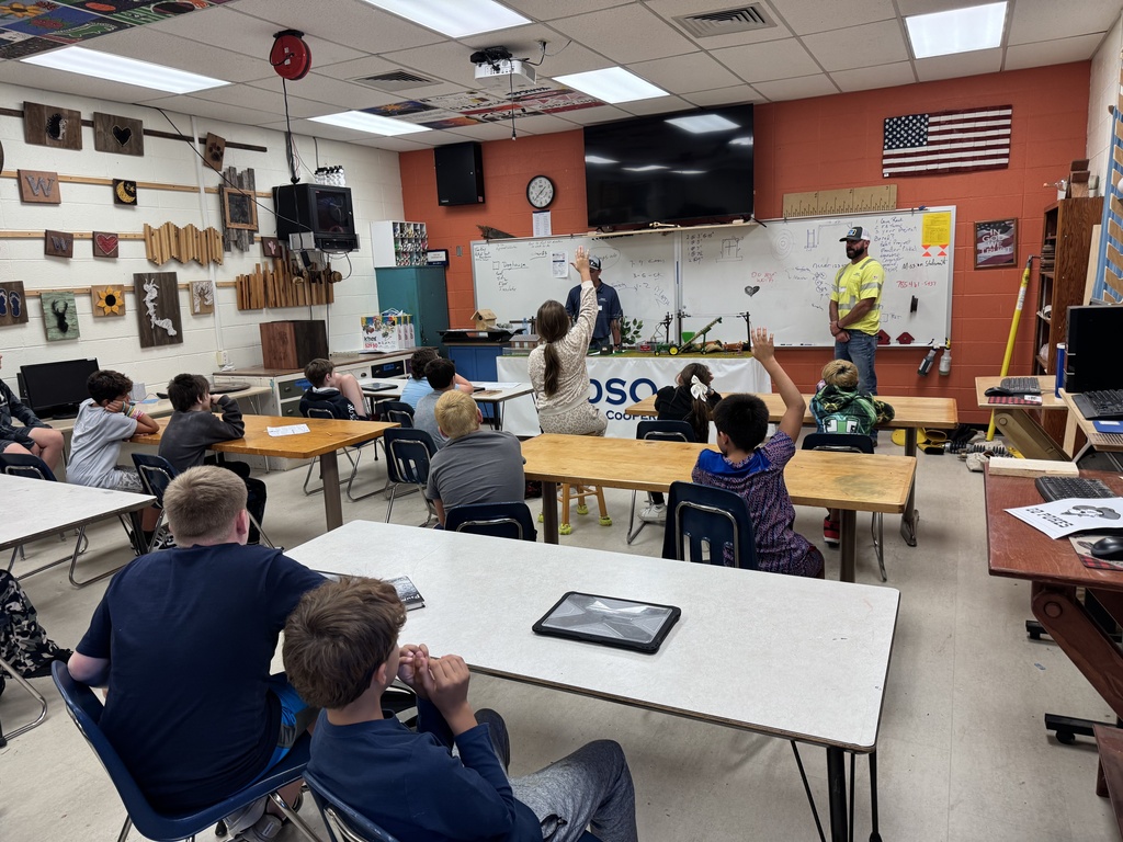 This week, Mr. Couch’s industrial arts classes welcomed DSO Electric Cooperative’s “Get Charged! Electricity and You” initiative. The program helps middle school students learn about electricity and the important role electric cooperatives played in bringing power to rural America. 