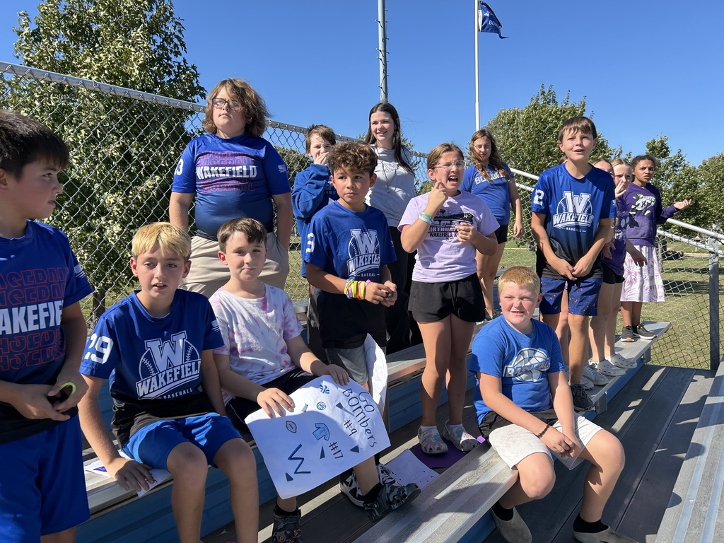 Mr. Yenni's 5th graders enjoy the Homecoming festivities.