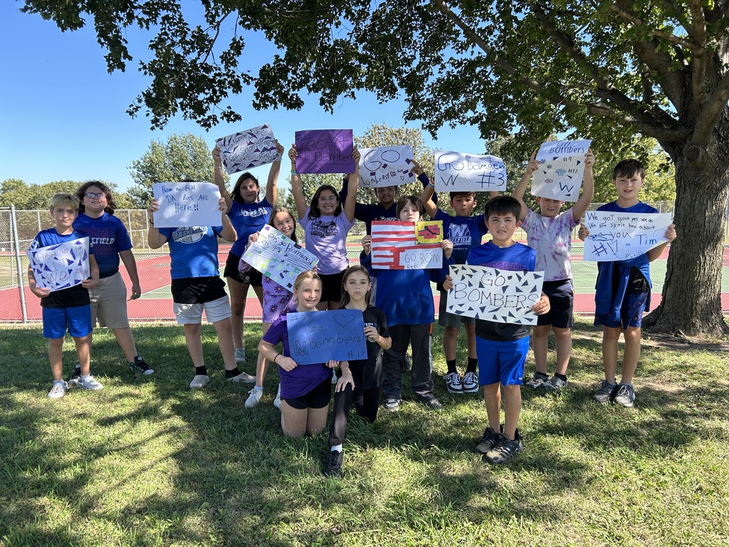 Mr. Yenni's 5th graders enjoy the Homecoming festivities.