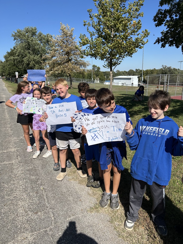 Mr. Yenni's 5th graders enjoy the Homecoming festivities.