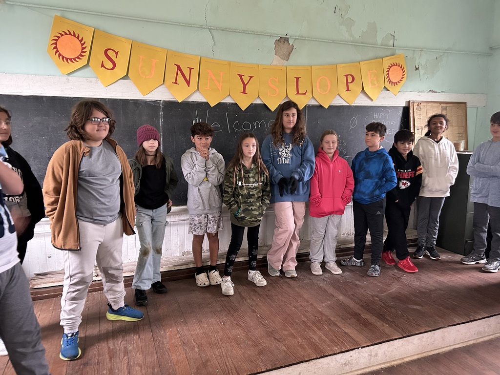 Mr. Yenni's 5th graders during their visit to the Sunnyslope Elementary one-room schoolhouse.