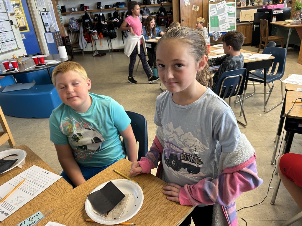Mr. Yenni's science class studied worms with an experiment to prove whether they like wet, dark places. 