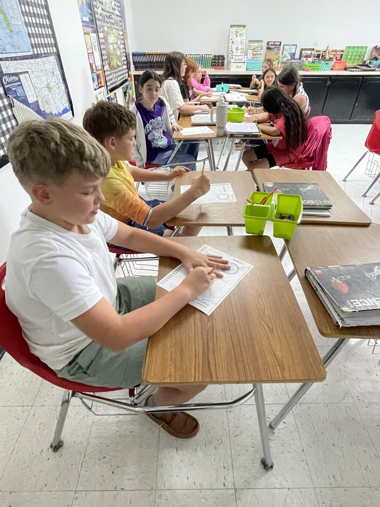 pictures of students in class