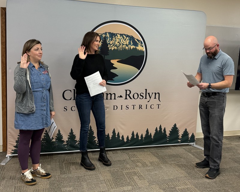 Re-Elected Board Members taking oath
