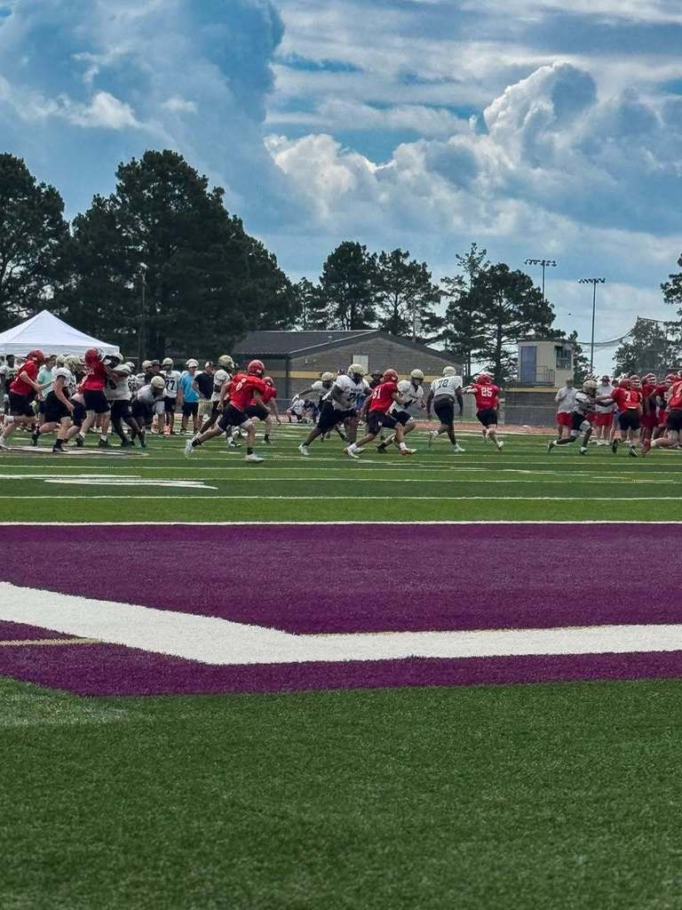 football players practicing