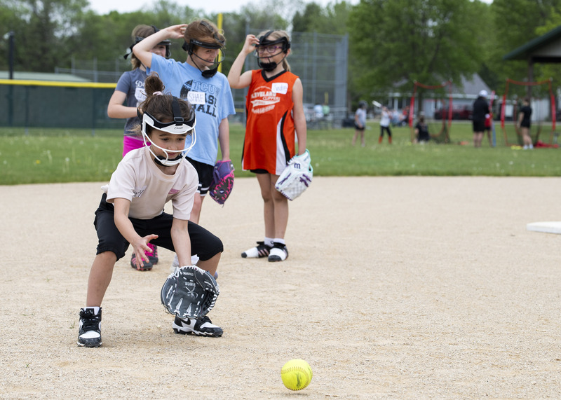Fielding grounders
