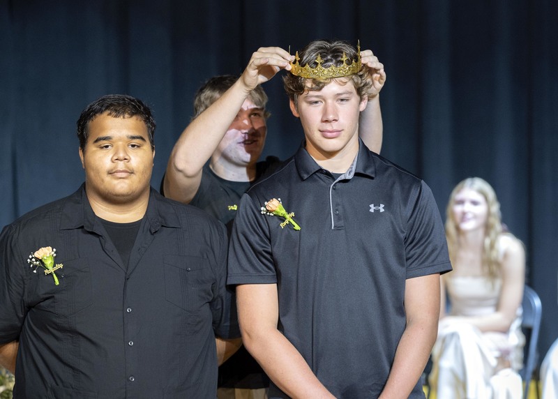Kluntz crowning