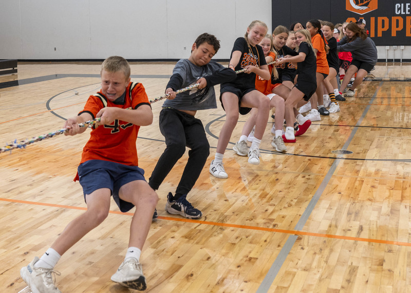 Sixth graders tug o' war