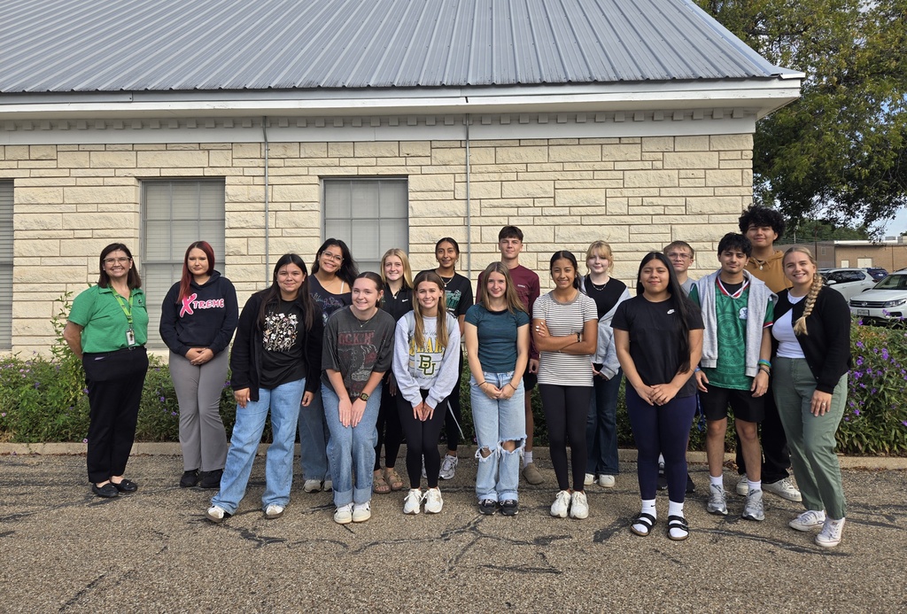 Group photo of students and teachers at Bosque County Health Fair