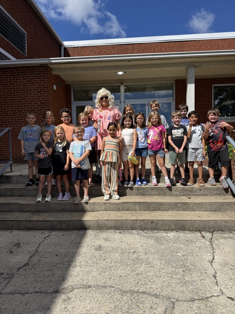 Mrs. McAmis’s class on Dolly day! 