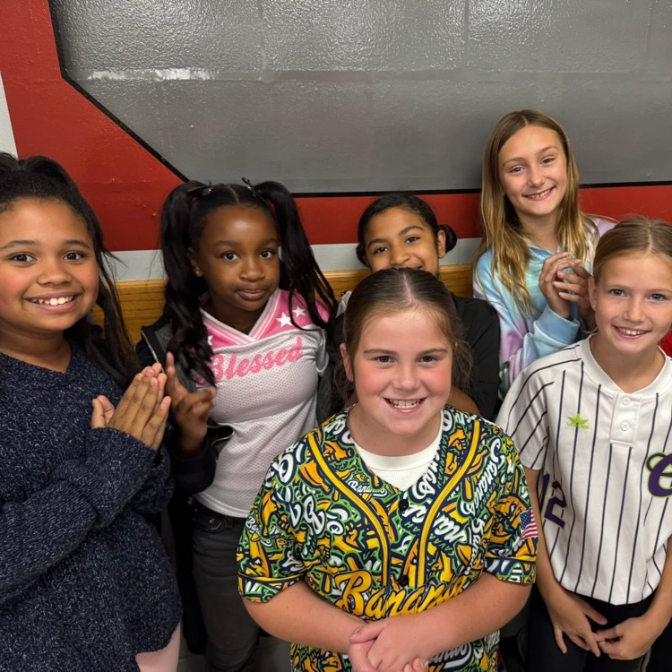 hoco week - students in jerseys