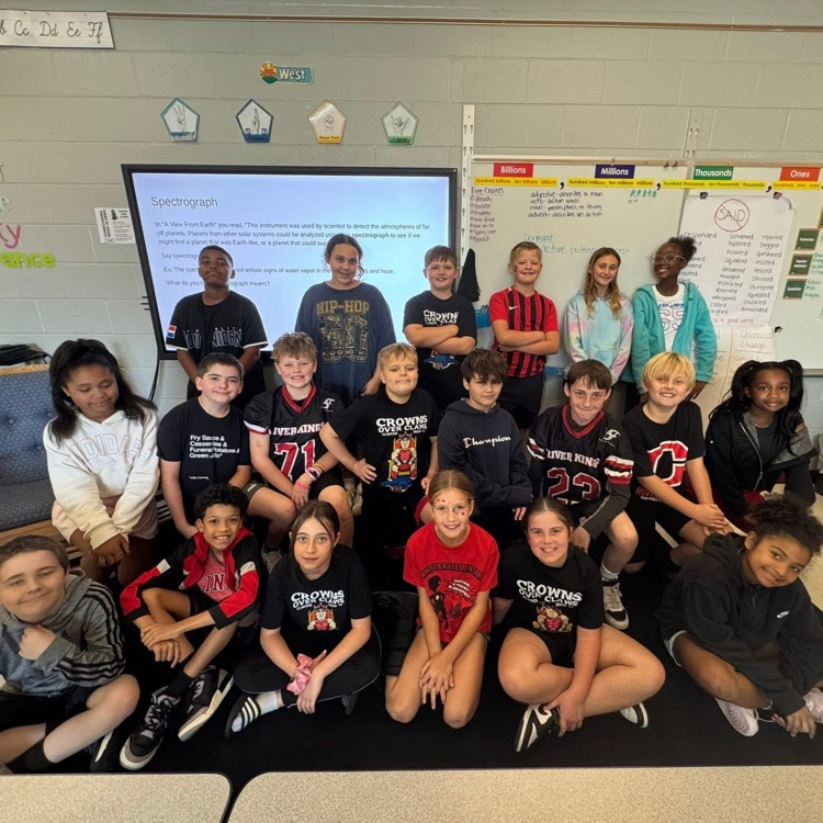 homecoming students group photo 