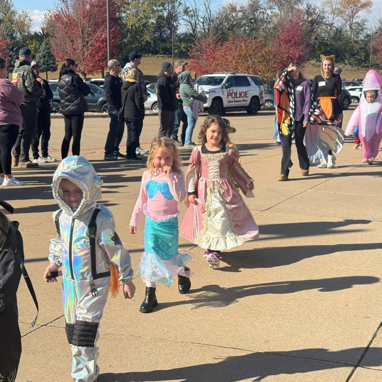 eagle heights costume parade walk 