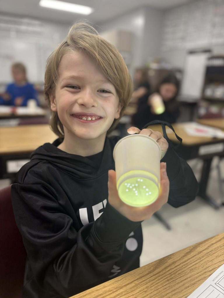 student with constellation experiment