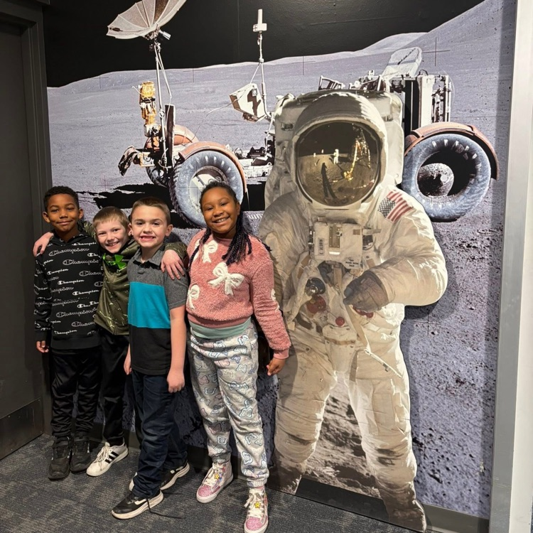 students enjoying the putnam museum