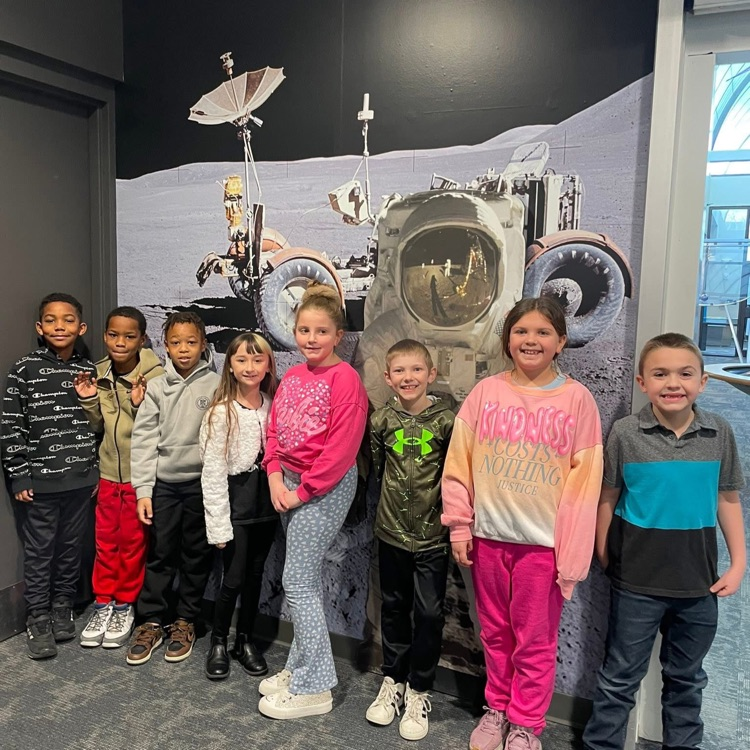 students enjoying the putnam museum