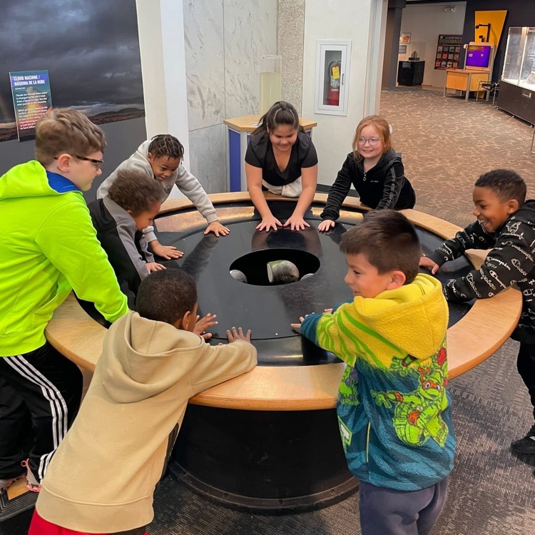 students enjoying the putnam museum