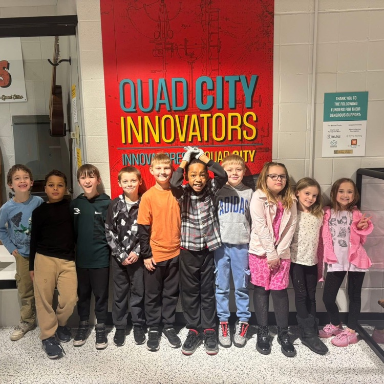 students enjoying the putnam museum