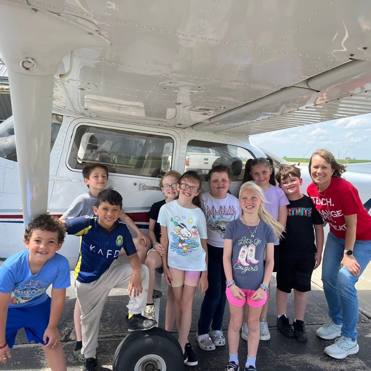 class checks out airplane