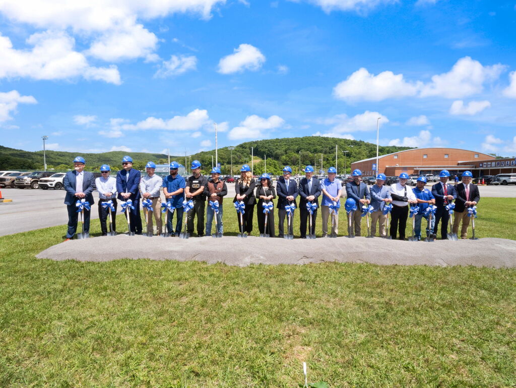 Dignitaries with shovels