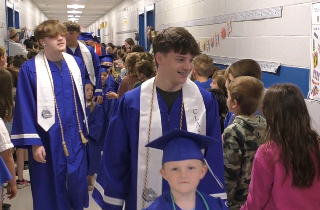 senior walk3
