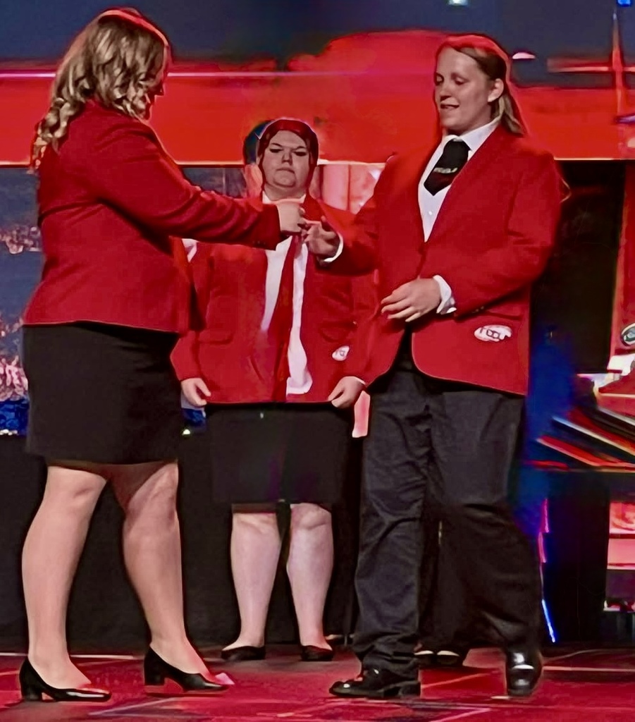 Sami Hammans being presented her FCCLA award