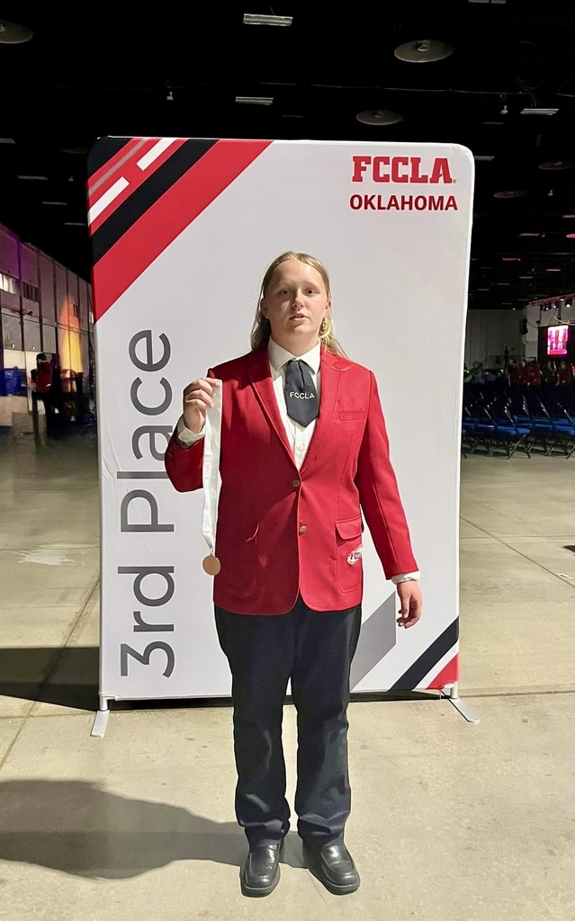 Sami Hammans with her FCCLA award