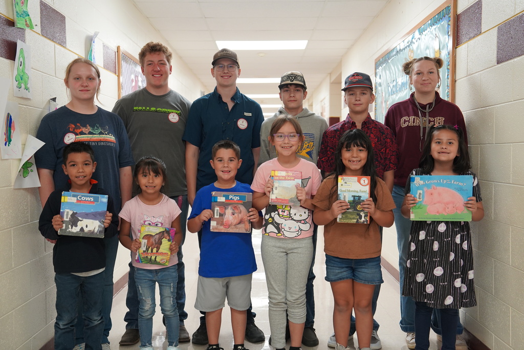 Readers and students during Ag in the Classroom.