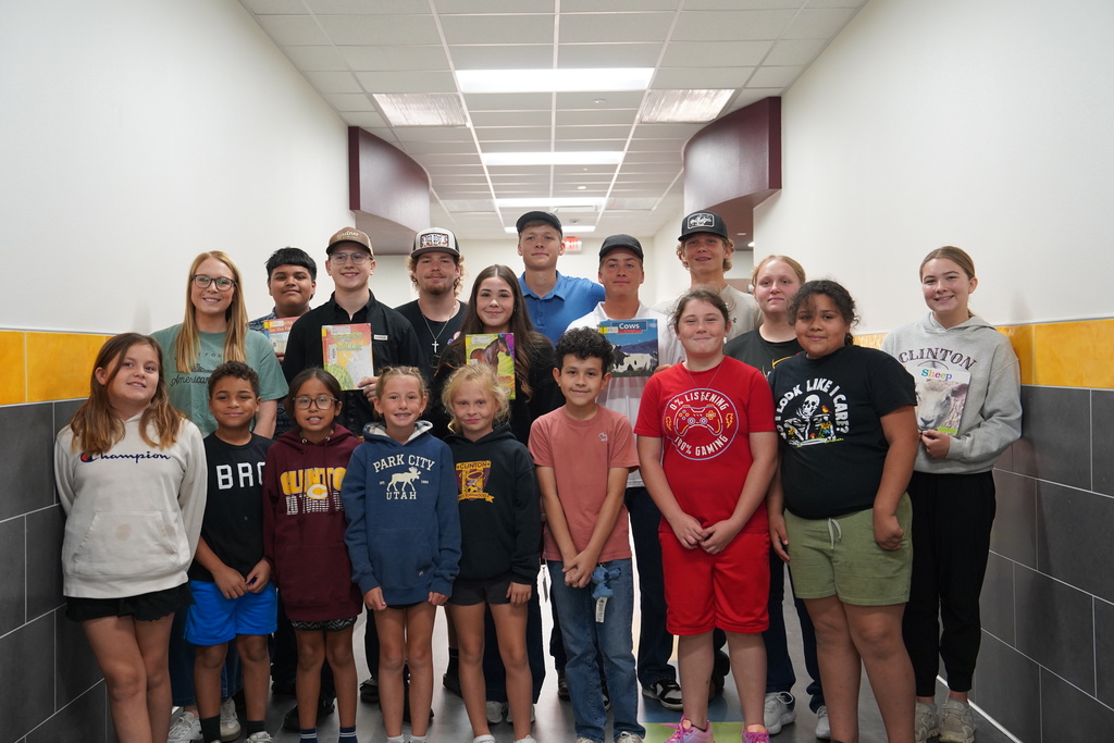 Readers and students during Ag in the Classroom.