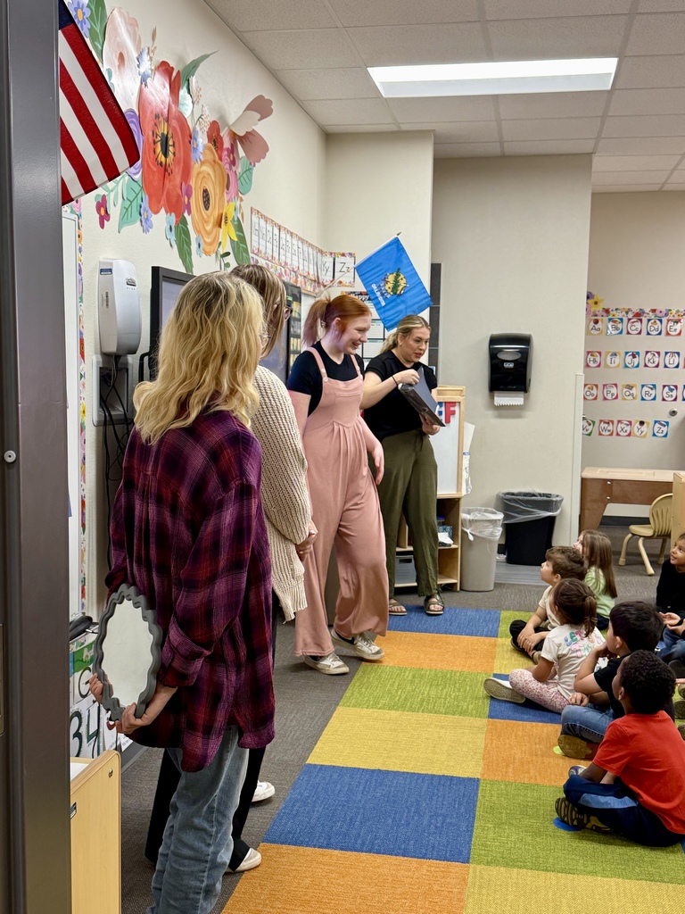SWOSU future teachers reading to Nance Pre-K students