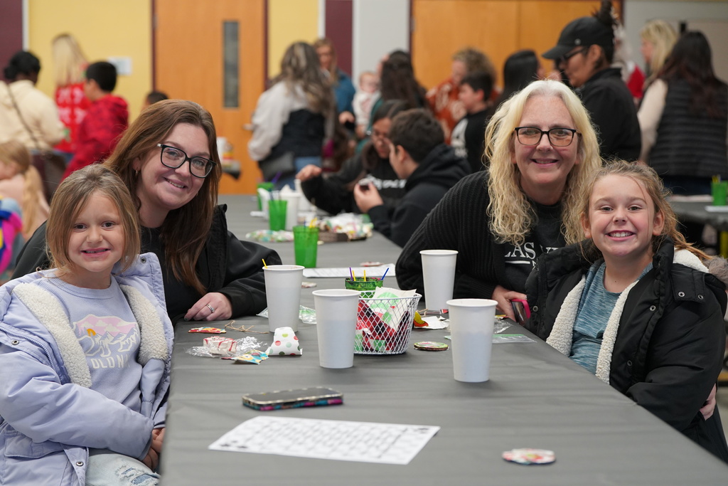Family at Southwest Family Art Night