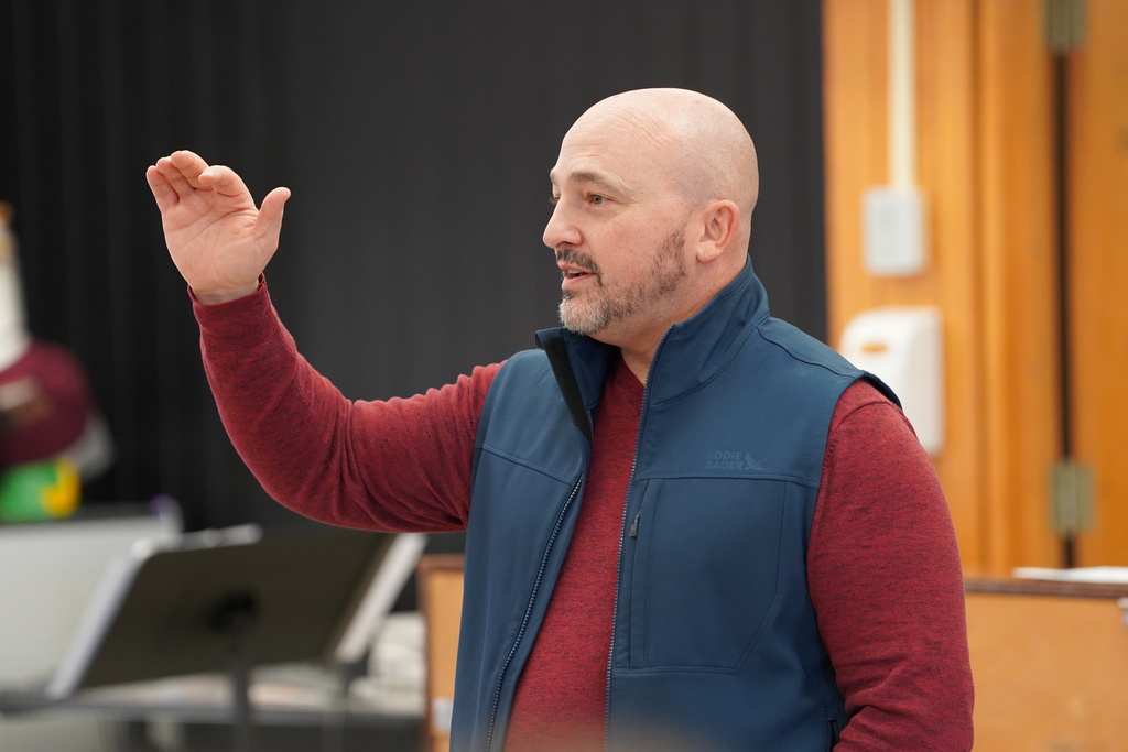 Dr. Graves giving instruction to the CHS Choir