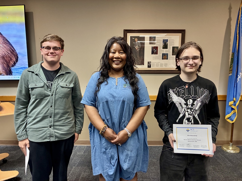 Chemistry students posing for photo with keynote speaker