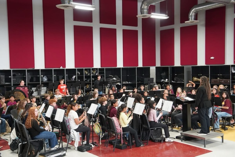 6th grade band performing