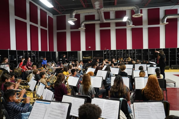 6th grade band in place ready to play