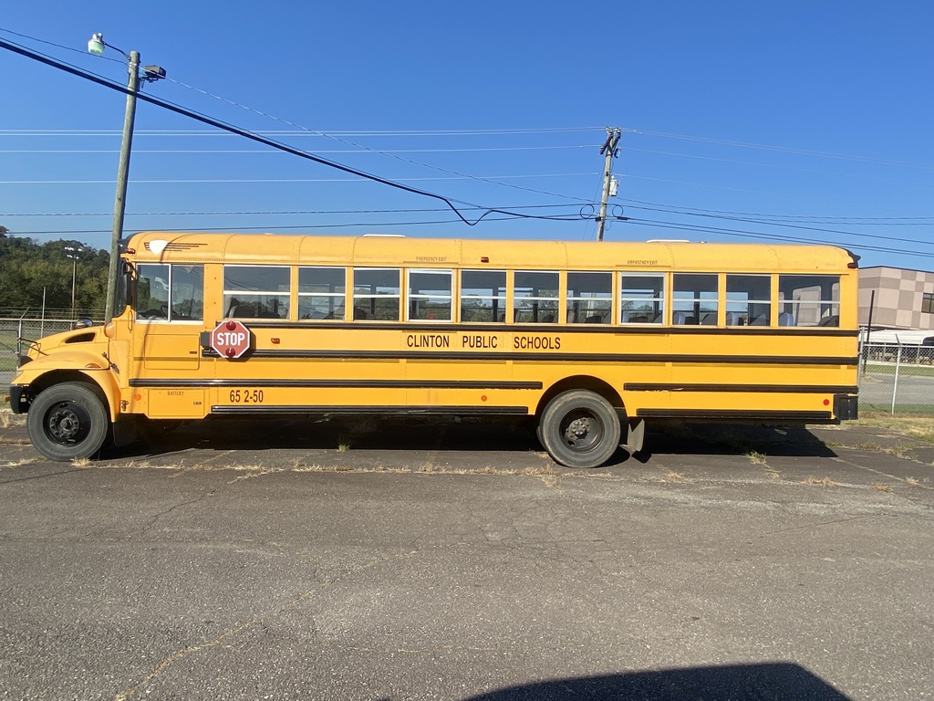 yellow school bus