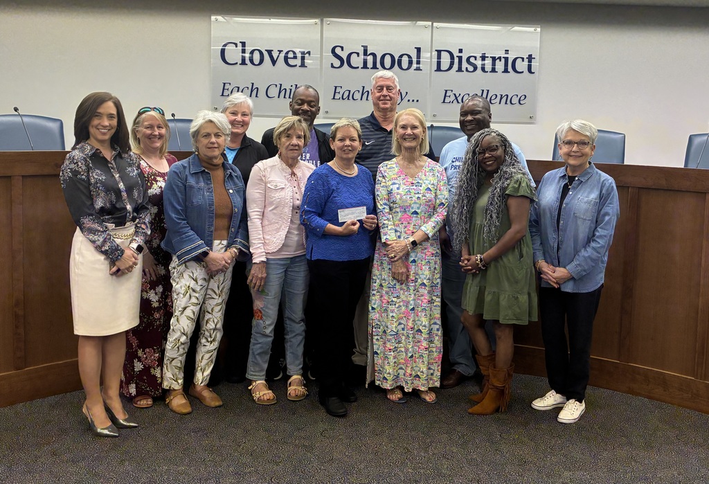 Class of 1970 presents check to Clover Schools Alumni Association