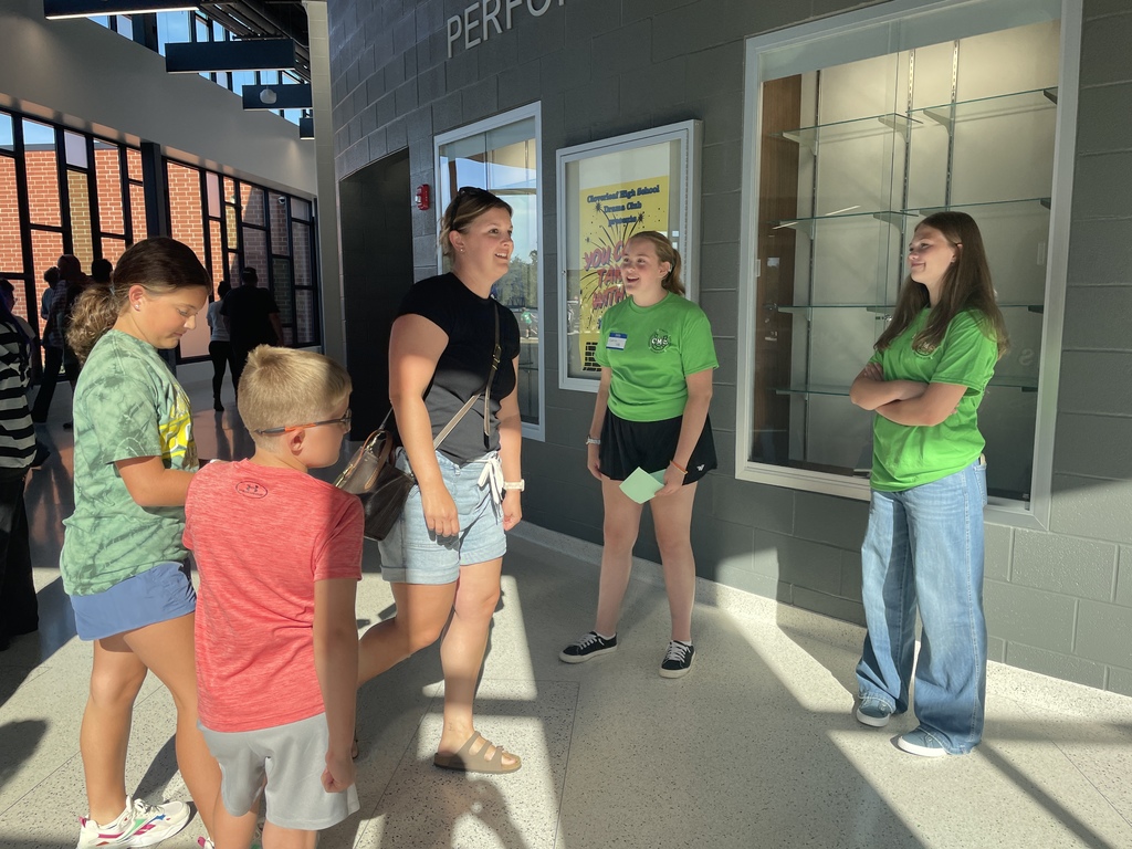 Family and Emerald Key students