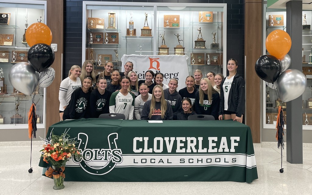 Dixie Potter and teammates