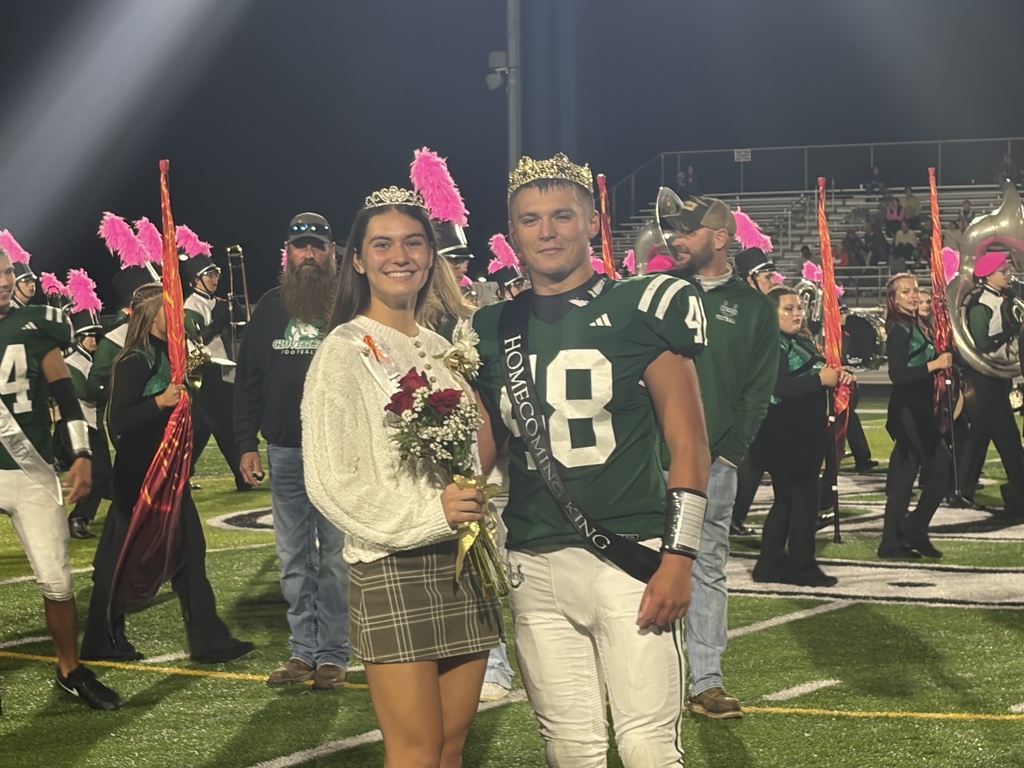 Homecoming Queen Stella Bennett and King Adam Gray